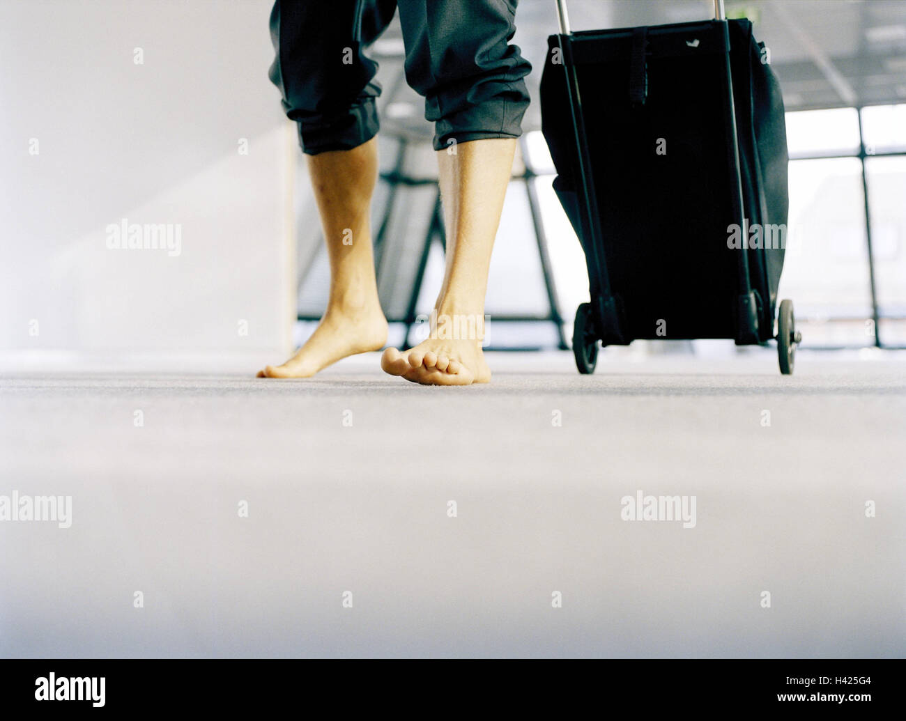 Hall, businessman, detail, feet, barefoot, Trolley, business trip, man