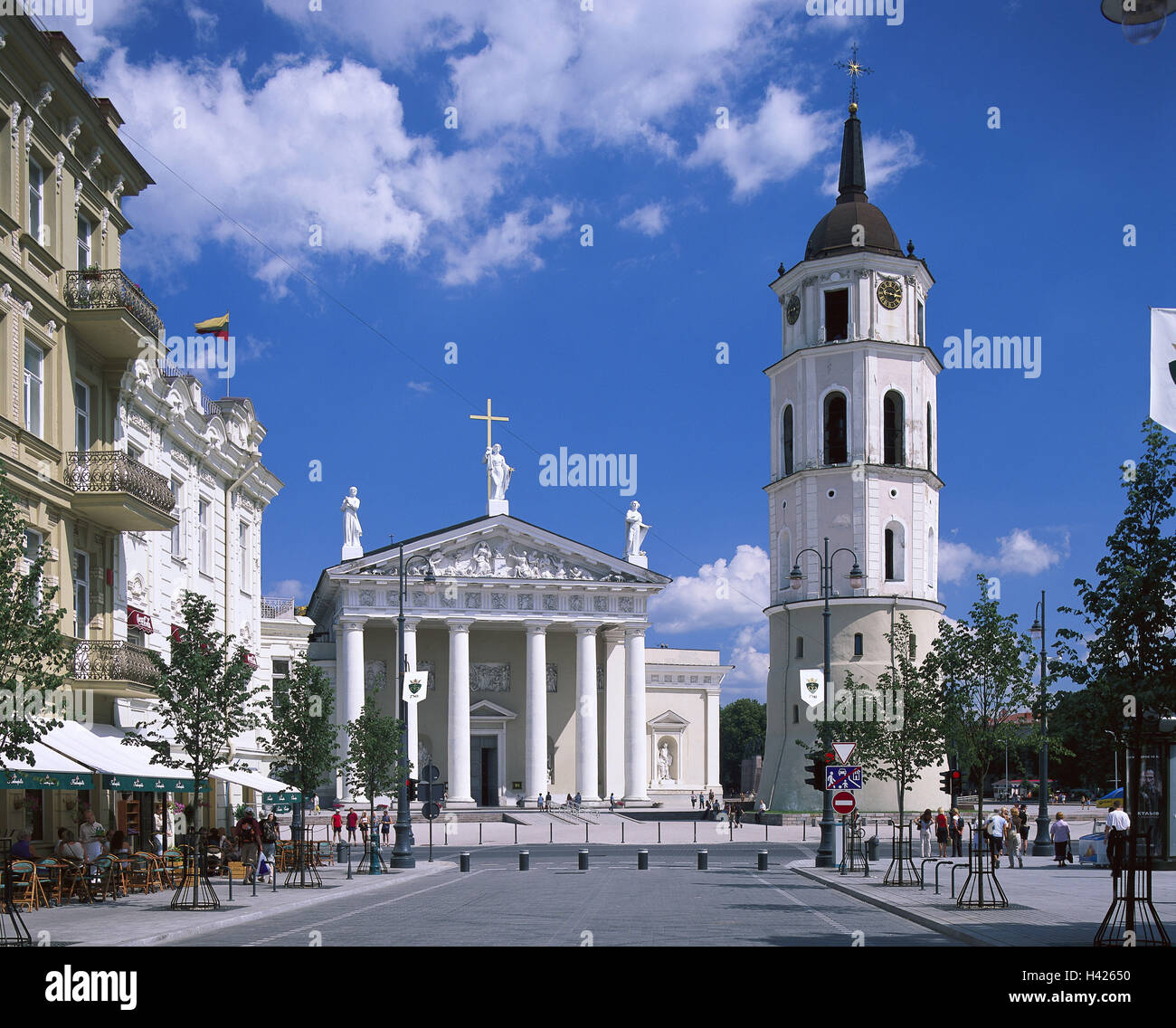 Lithuania, Vilnius, cathedral, bell tower, Europe, Nordosteuropa, the Baltic States, Lietuva, Lietuvos Respublika, Vilnius, Wilnjus, Wilno, town, capital, part town, city centre, building, structure, cathedral, church, church, architecture, steeple, place of interest Stock Photo