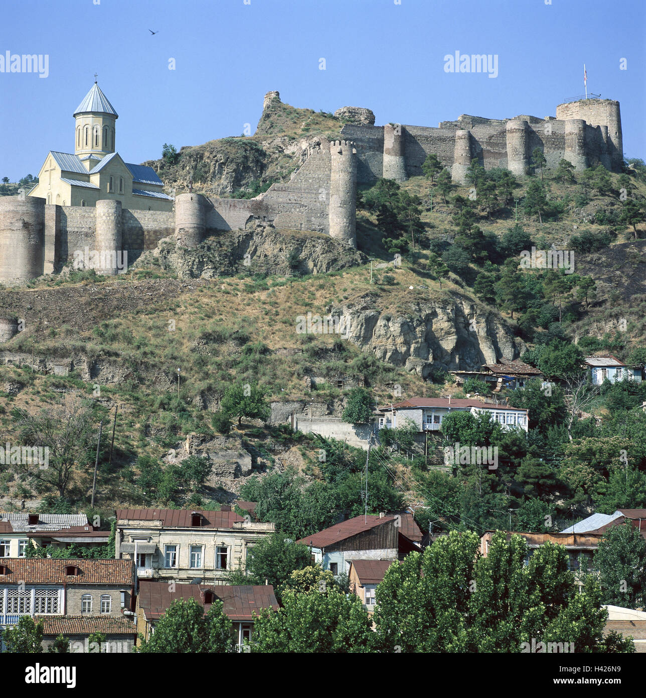 Republic Georgia, Tiflis, fortress, Narikala, ruin, Südwestasien, Transcaucasia, Sakartwelo, Grusinien, Sakartwelos Respublika, Tbilissi, capital, mountain, hill, mountain range, town, town view, Old Town, houses, residential houses, Narikala fortress, stronghold, castle, castle ruin, structure, historically, 4. Jhd., antique, destroys, there expire, church St. Nikolai, St. of Nicholas church, sacred construction, church, summers Stock Photo