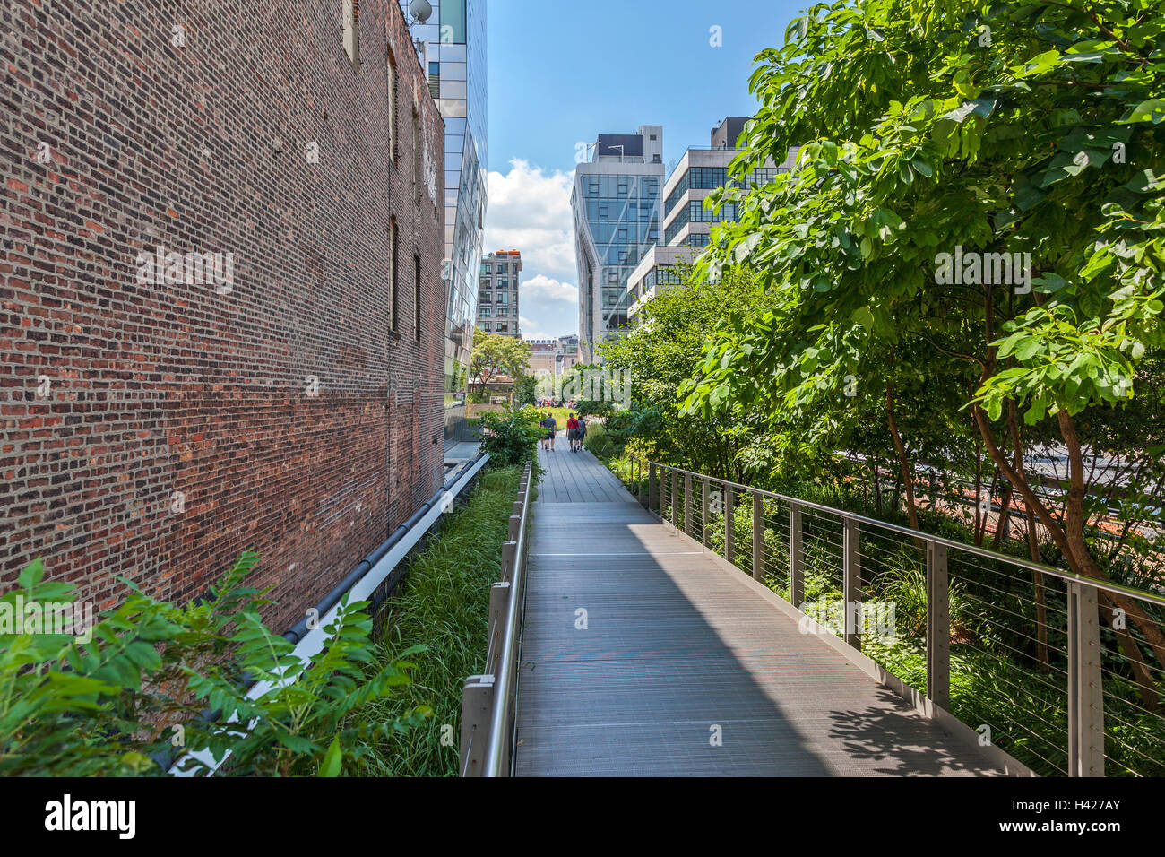 People walking and enjoying The New York City High Line Park Stock ...