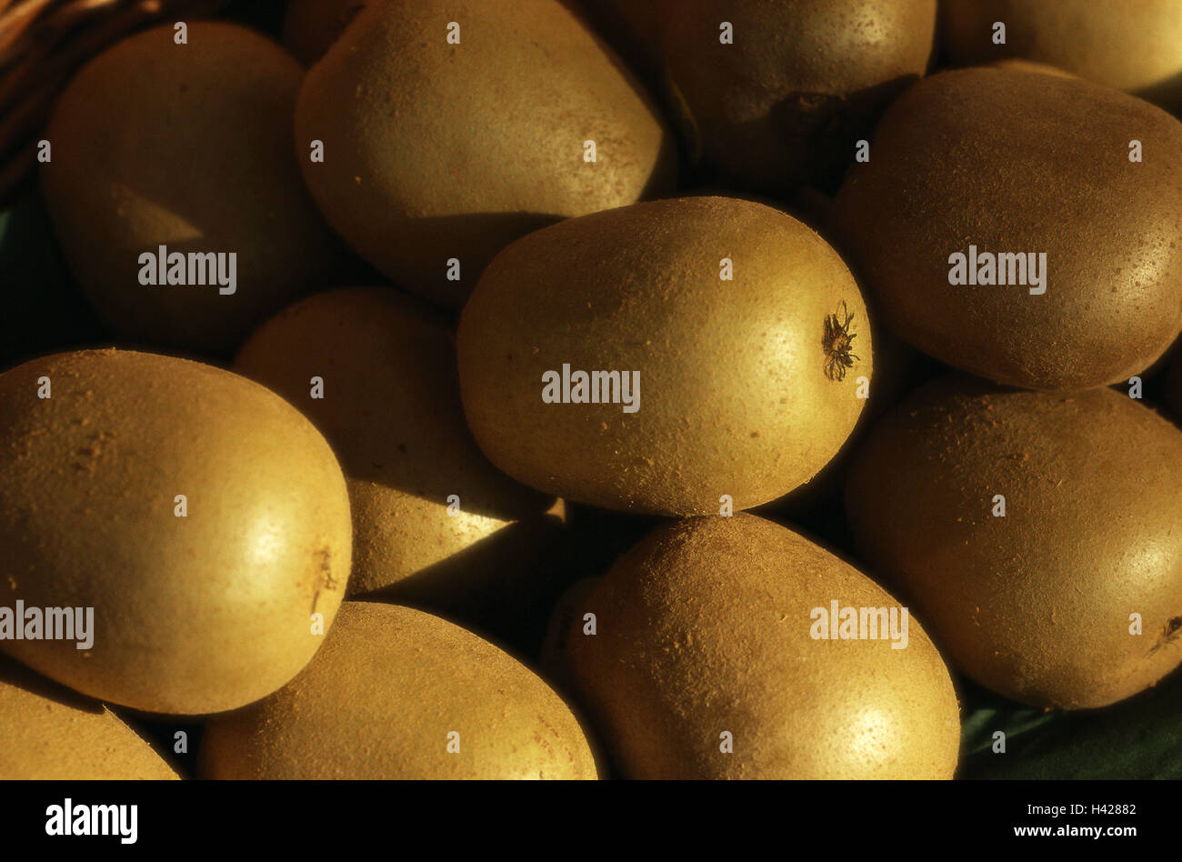 Kiwis,    Fruits, South fruits, tropical, symbol, nutrition healthy, rich in vitamins, fruity, juicy, sweet-acid, newly, "vitamin bomb", quietly life, fact reception, Stock Photo