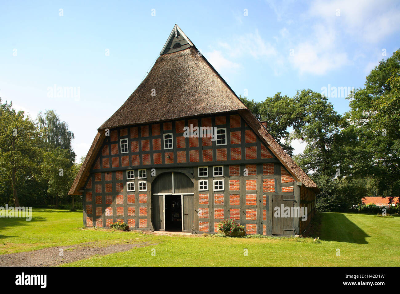 Germany, Lower Saxony, Dötlingen, farm, house, halftimbered, thatched