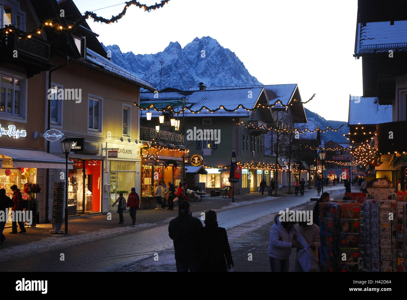 Germany, Bavaria, Garmisch-Partenkirchen, pedestrian area, Christmas