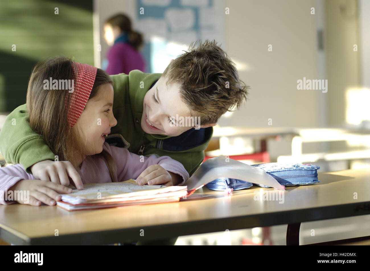 Elementary school children hi-res stock photography and images - Alamy