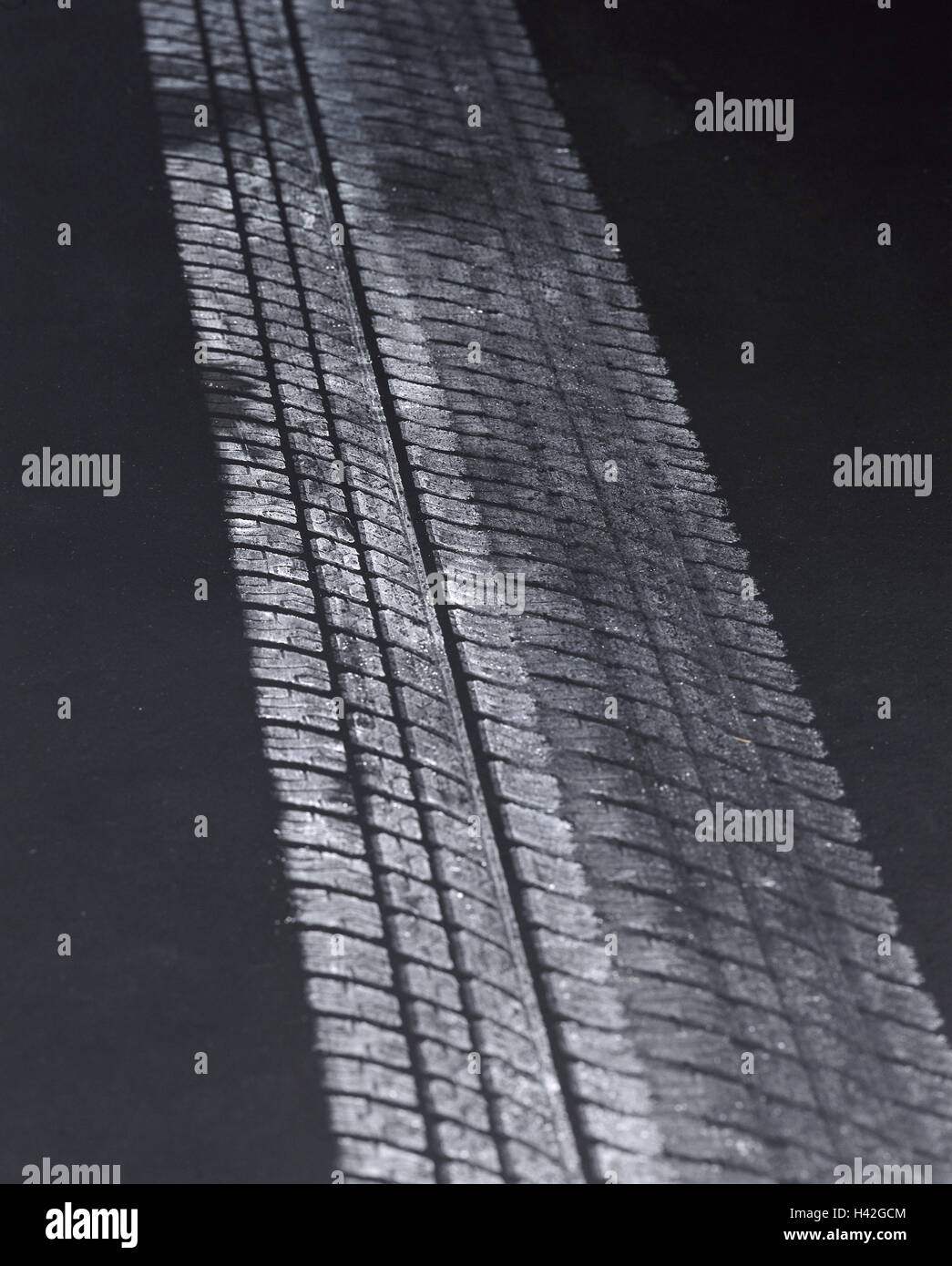 Tyrepurely, tyres, track, impression, tyre impression, tread pattern