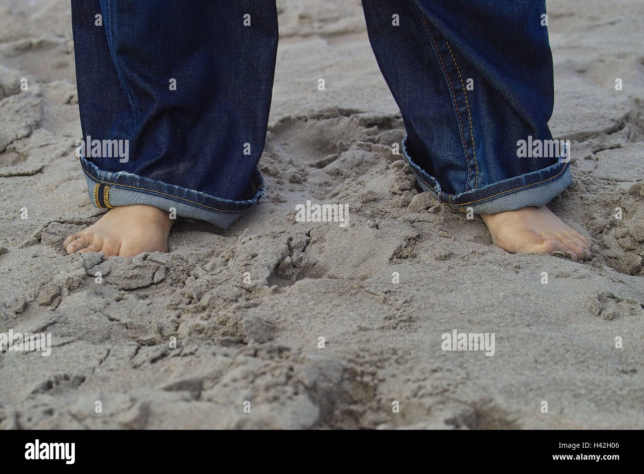Sandy beach, woman, detail, feet, barefoot, 20-30 years, women's feet ...