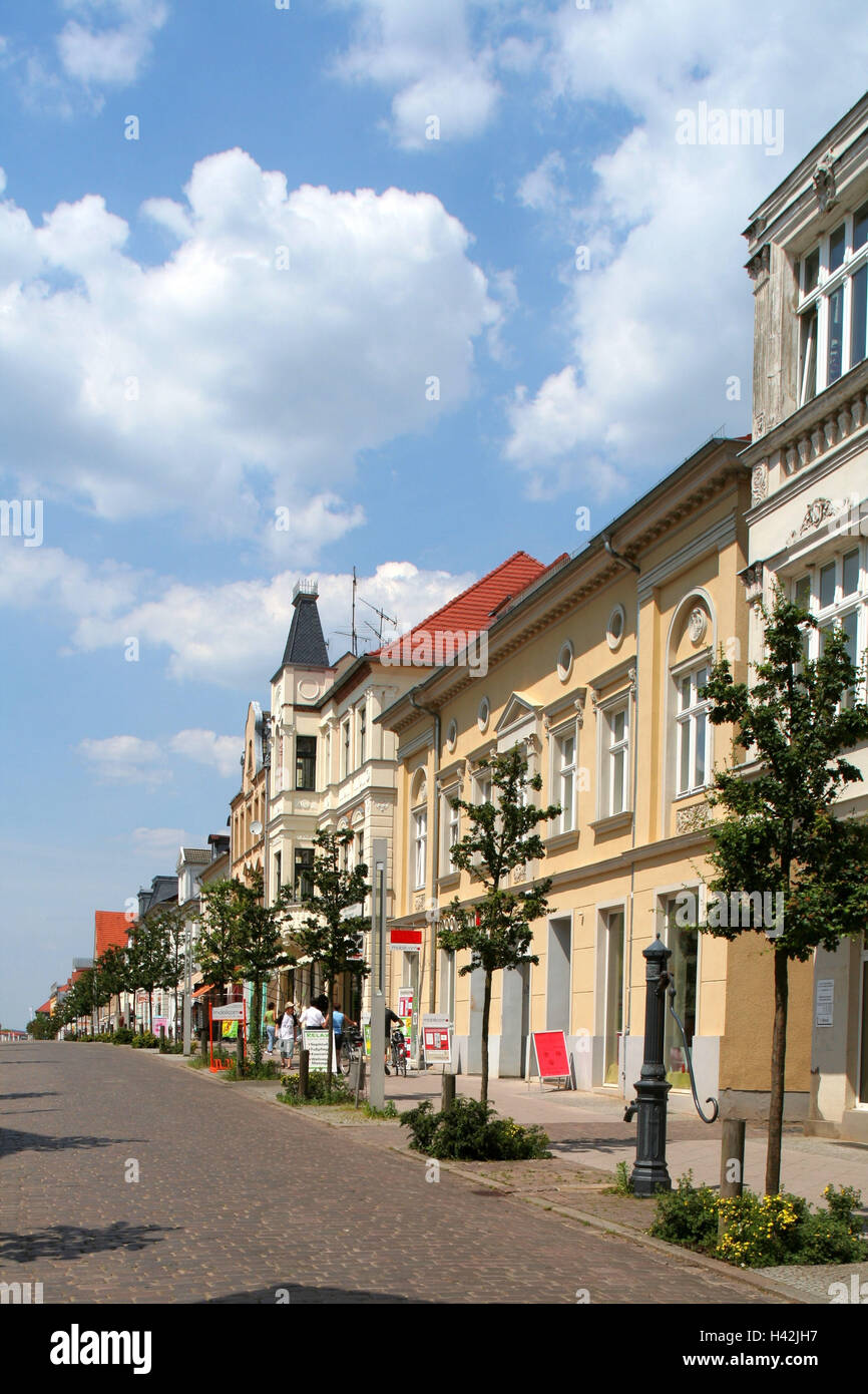 Strelitzer road hires stock photography and images Alamy