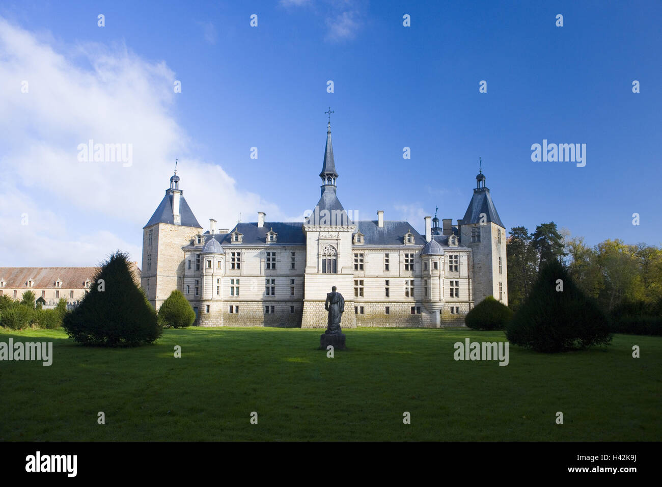 France, Burgundy, Saône-et-Loire, Chateau de Sully, park, Stock Photo