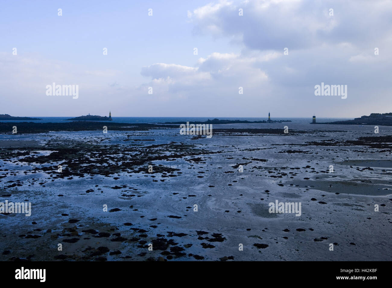 France, Brittany, Finistere, Roscoff, coastal scenery, lighthouses, low tide, Stock Photo