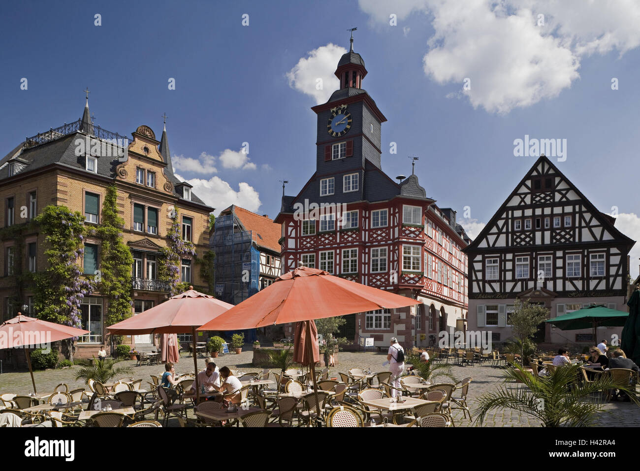 Germany, Hessen, home Heppen, marketplace, city hall, street cafe, town, architecture, building, half-timbered, market, half-timbered houses, half-timbered architecture, city hall tower, architecture, historically, cafe, sunshades, people, guests, outside, sunny, Stock Photo