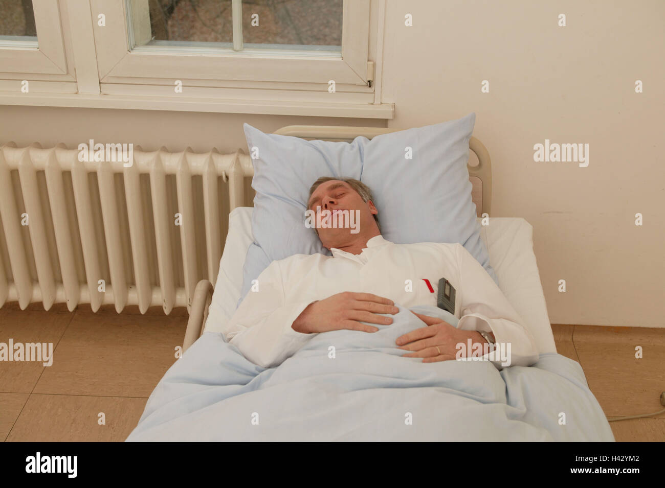 Hospital bed, doctor, sleep, rest portrait, man's portrait, man, 3040