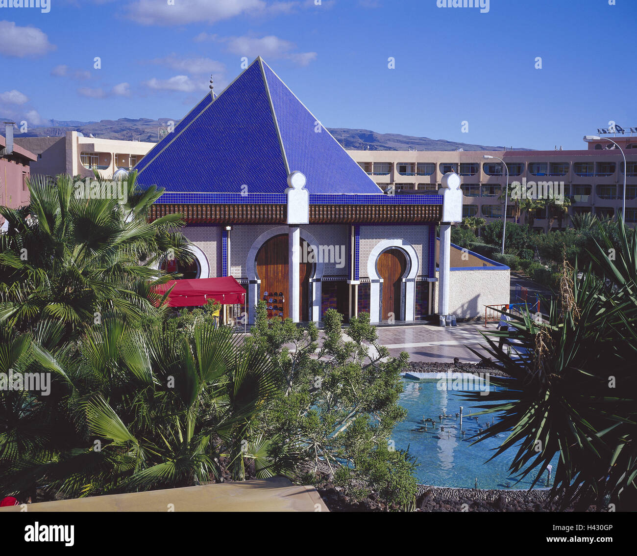 Spain, island grain Canaria, Playa de Ingles, shopping centre "Yumbo