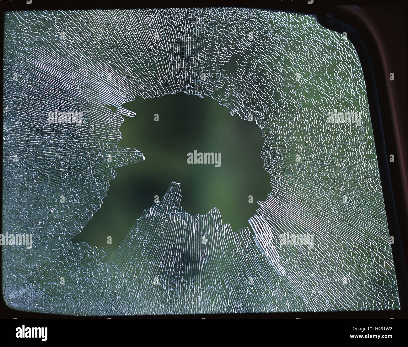 Autoslice, broken, hole, car, window pane, detail, broken, fissures