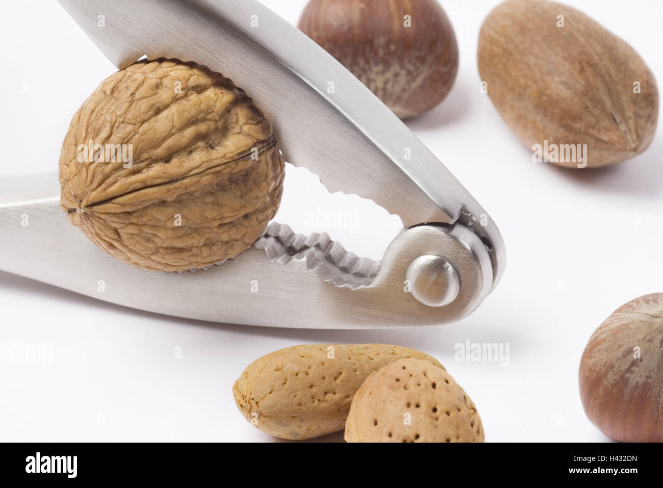 do nutcrackers crack nuts