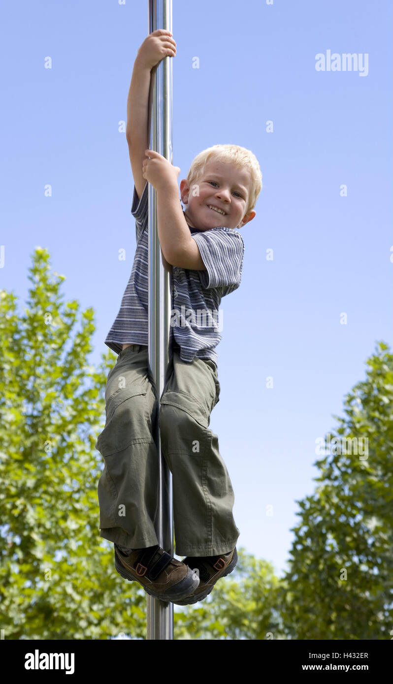 Stick, boy, climb, hold people, child, childhood, fun, leisure time, game, ambition, force, strain, stick, whole body, courageously, height, proudly, summers, outside, Stock Photo