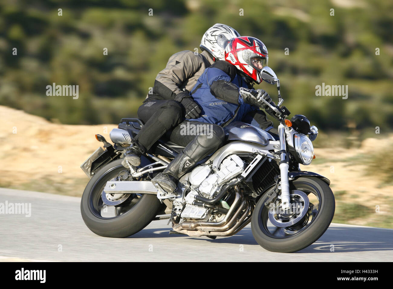 Yamaha, moving, preview, on the right, dynamically, front seat passenger, middle class VT Stock Photo