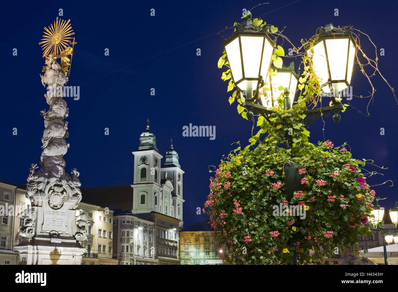 Old cathedral linz hi-res stock photography and images - Alamy
