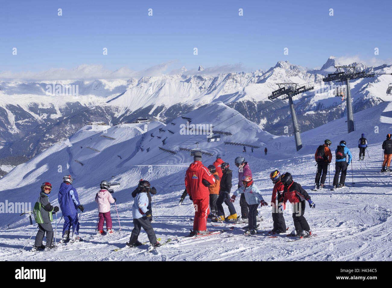 Austria, Tyrol, Serfaus, Scheidbahn, ski lift, skiers, Stock Photo