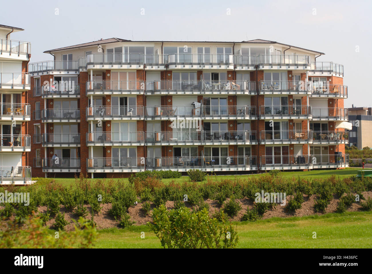 Germany, Lower Saxony, Cuxhaven, Duhnen, apartment blocks, park, North