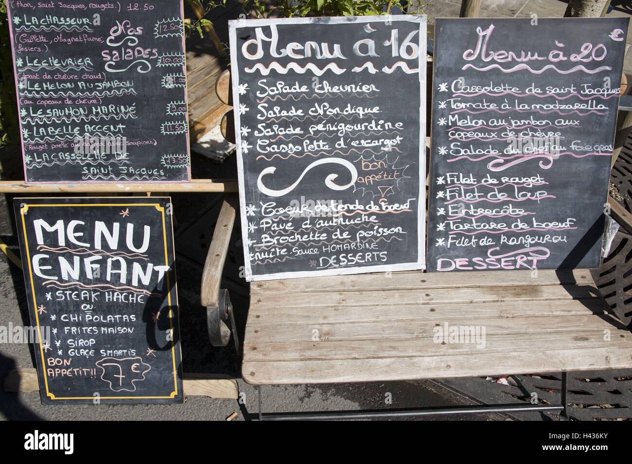 Menu Cantine Isle Sur La Sorgue Restaurant menu provence france hi-res stock photography and images - Alamy