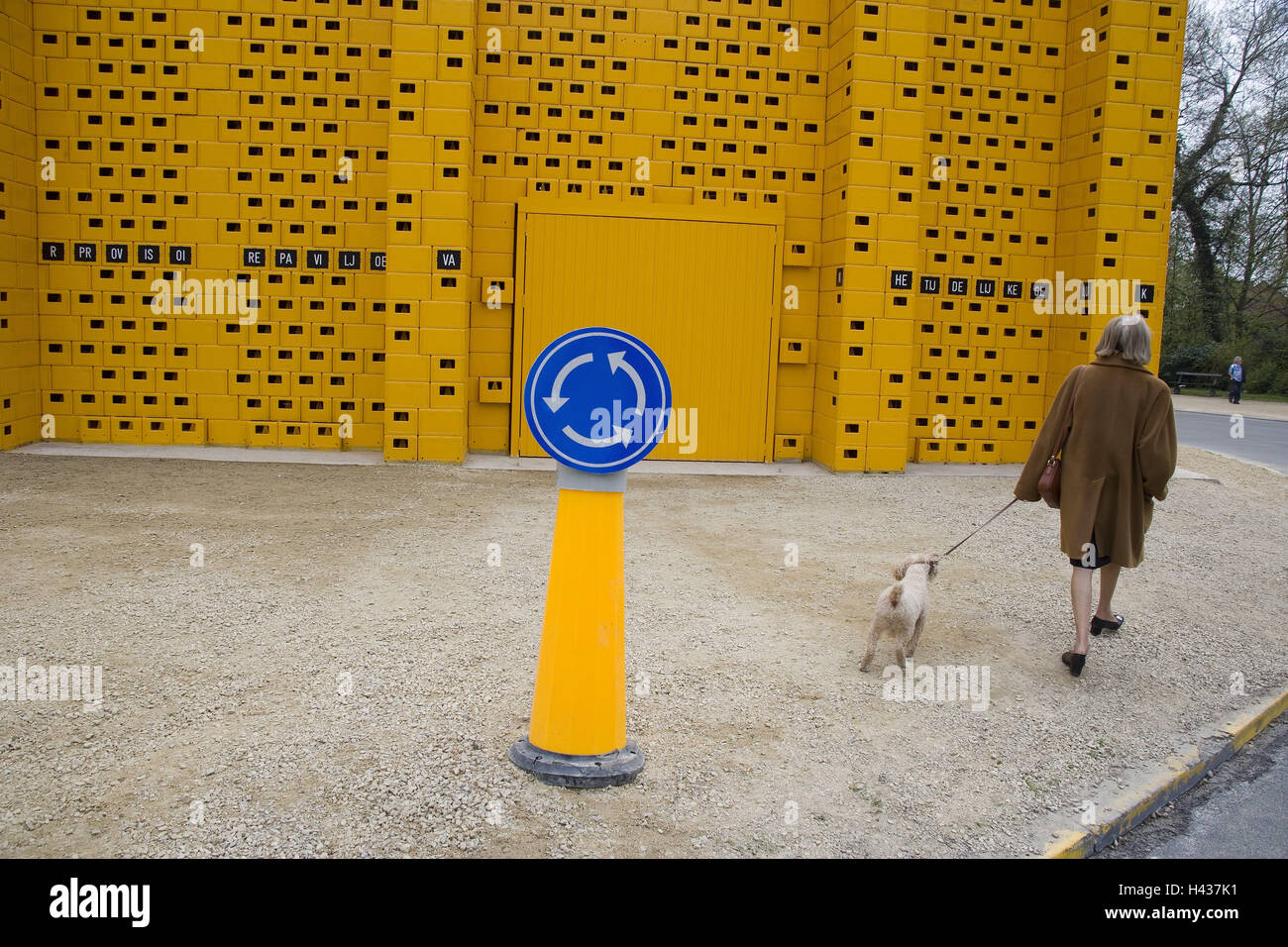Belgium, Brussels, Heysel stadium, facade, yellow, detail, pedestrian, dog, back view, no model release, Europe, Benelux, Flanders, to Westflandern, town, capital, building, Heysel, stadium, road sign, roundabout, architecture, person, outside, Stock Photo
