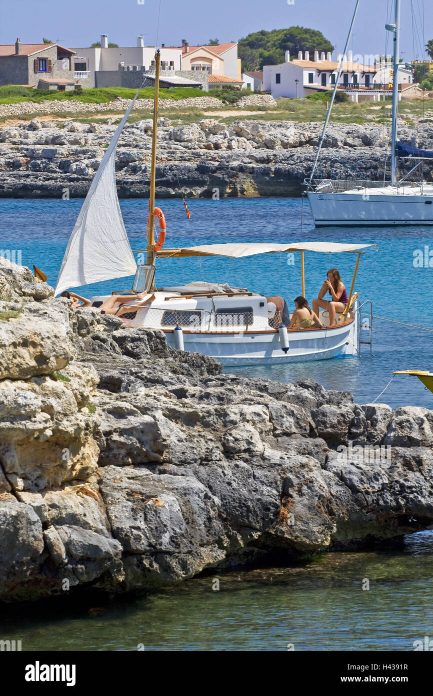 Spain, the Balearic Islands, island Menorca, Cala Blanca, sea, boat, tourist, no model release, Stock Photo