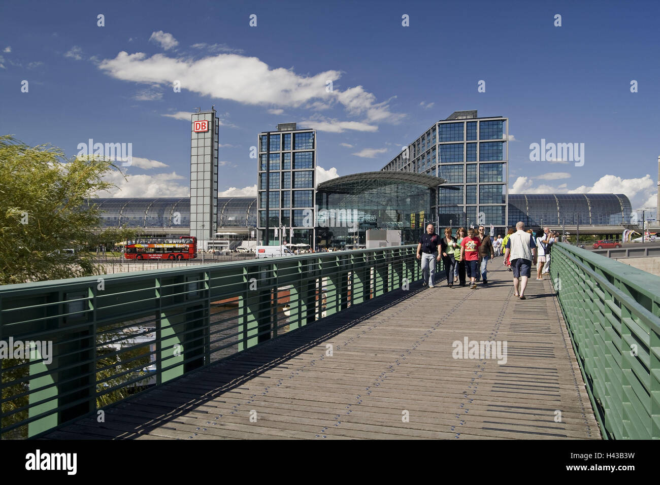 Germany, Berlin, central station, bridge, tourist, no property release, no model release, Europe, town, capital, building, architecture, railway station, German Railways, traffic, transport, outside, glass front, station building, person, sightseeing, tou Stock Photo
