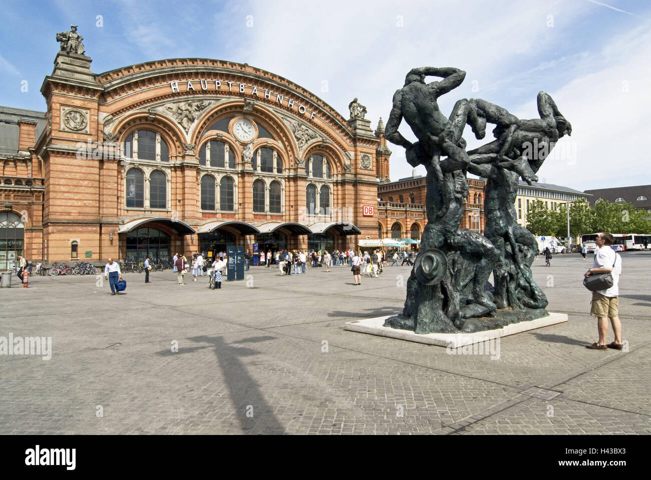 Germany, free Hanseatic town Bremen, central station, sculpture, simian goal, building, structure, architecture, art, place of interest, person, outside, Stock Photo