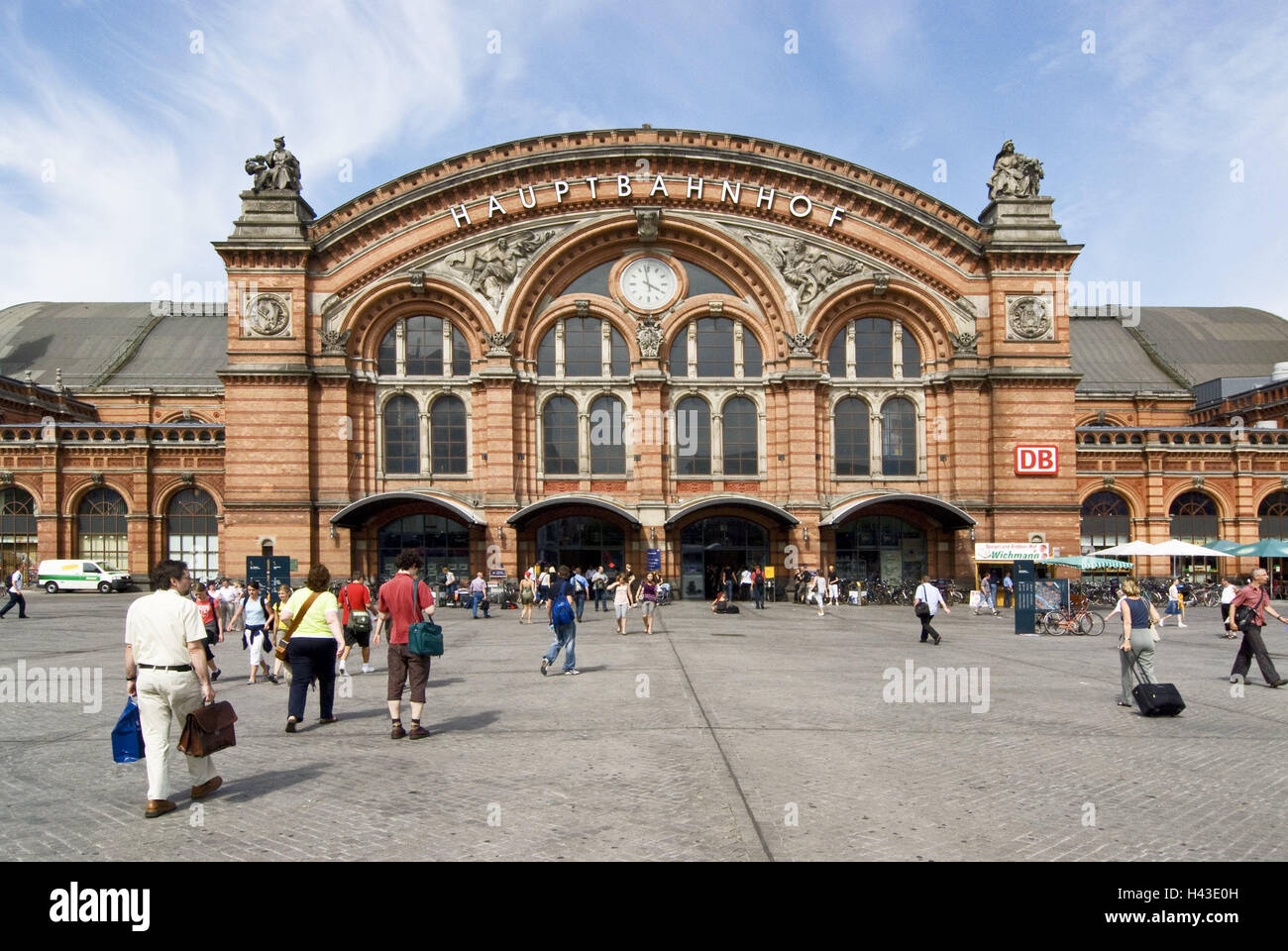 Germany, free Hanseatic town Bremen, central station, travellers, Stock Photo