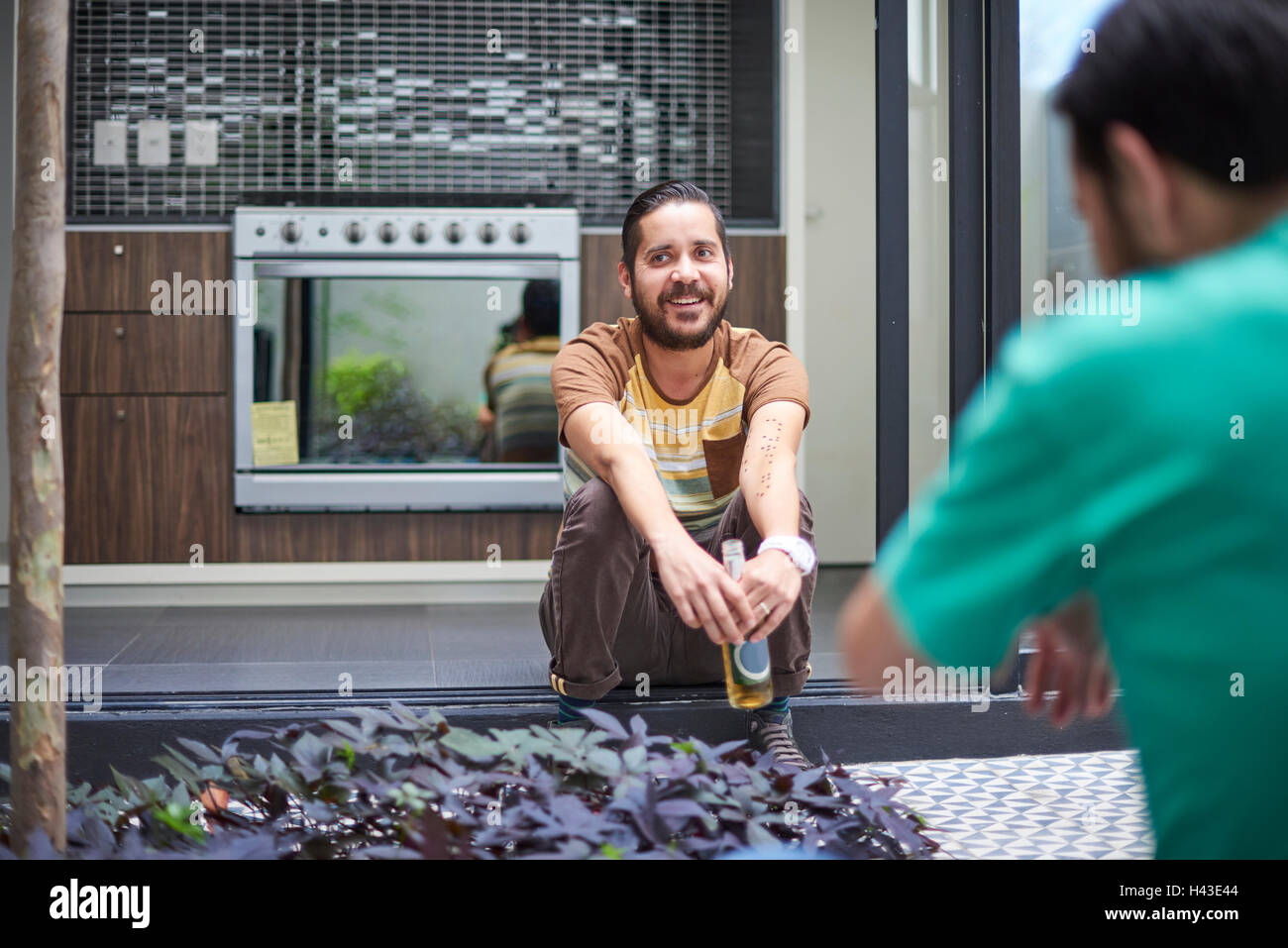 Hispanic man men male hi-res stock photography and images - Alamy