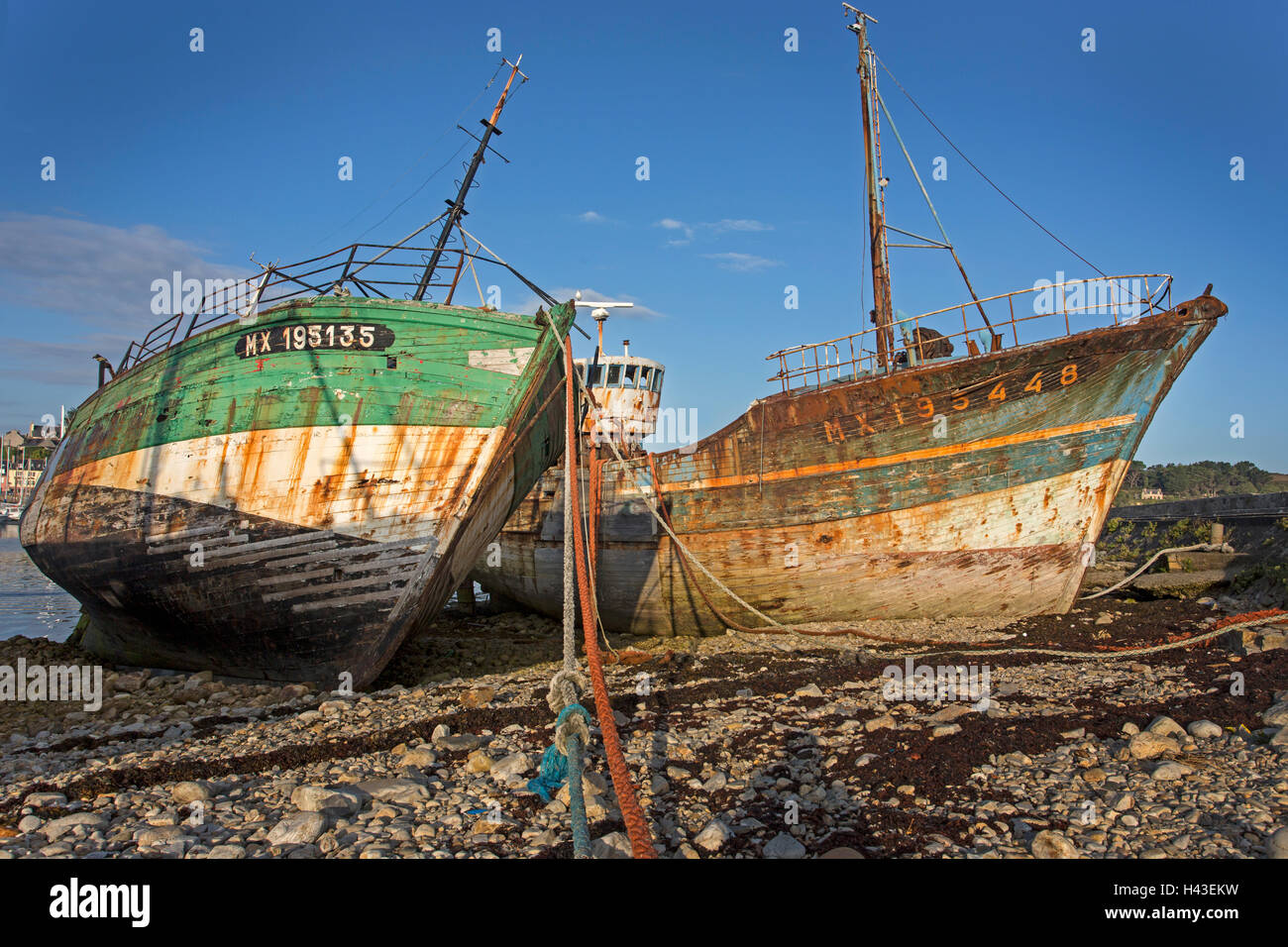Shipwrecks of old fishing boats, Ship Graveyard, Camaret-sur-Mer, Département Finistère, Brittany, France Stock Photo