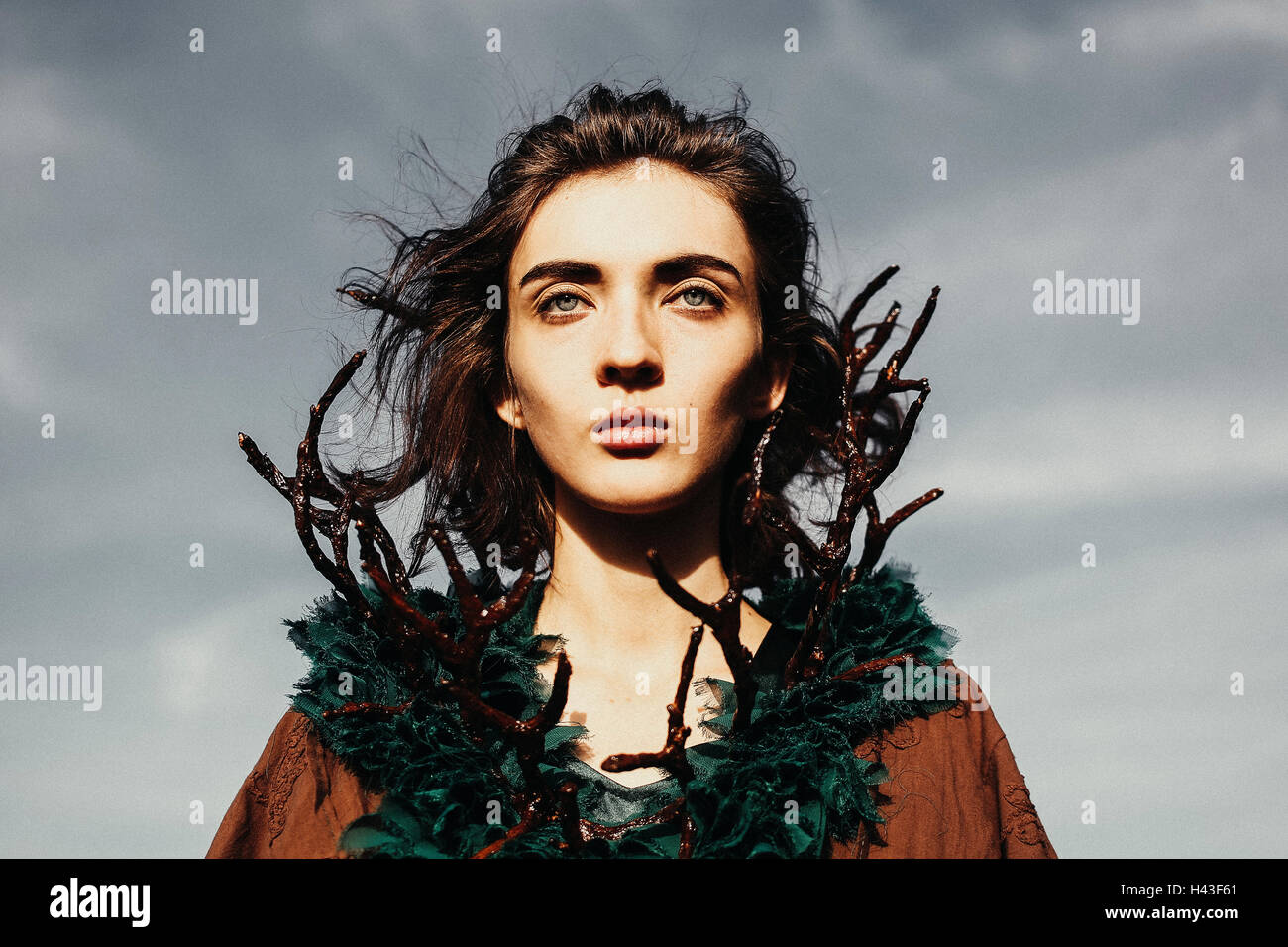 Lady wearing necklace hi-res stock photography and images - Alamy