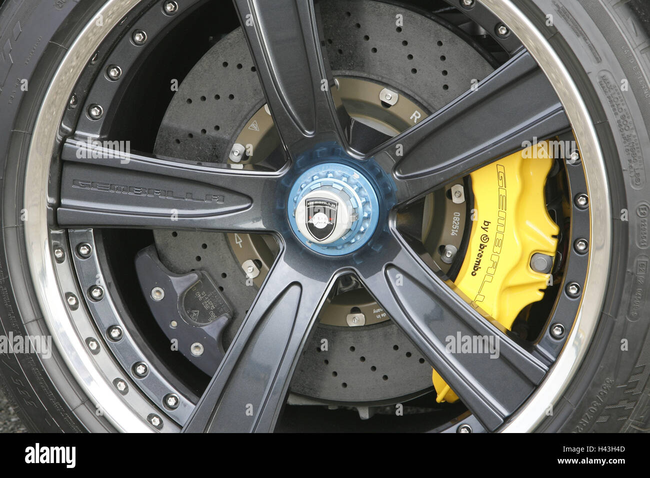 Porsche Gemballa Mirage GT, detail, wheel rim, car, Gemballa, Gemballa mood, mood, luxury, luxury car, Porsche-Mirage-GT, Porsche, Mirage-GT, tyre, radian, brake, sports car, nobly, exclusively, outside, Stock Photo