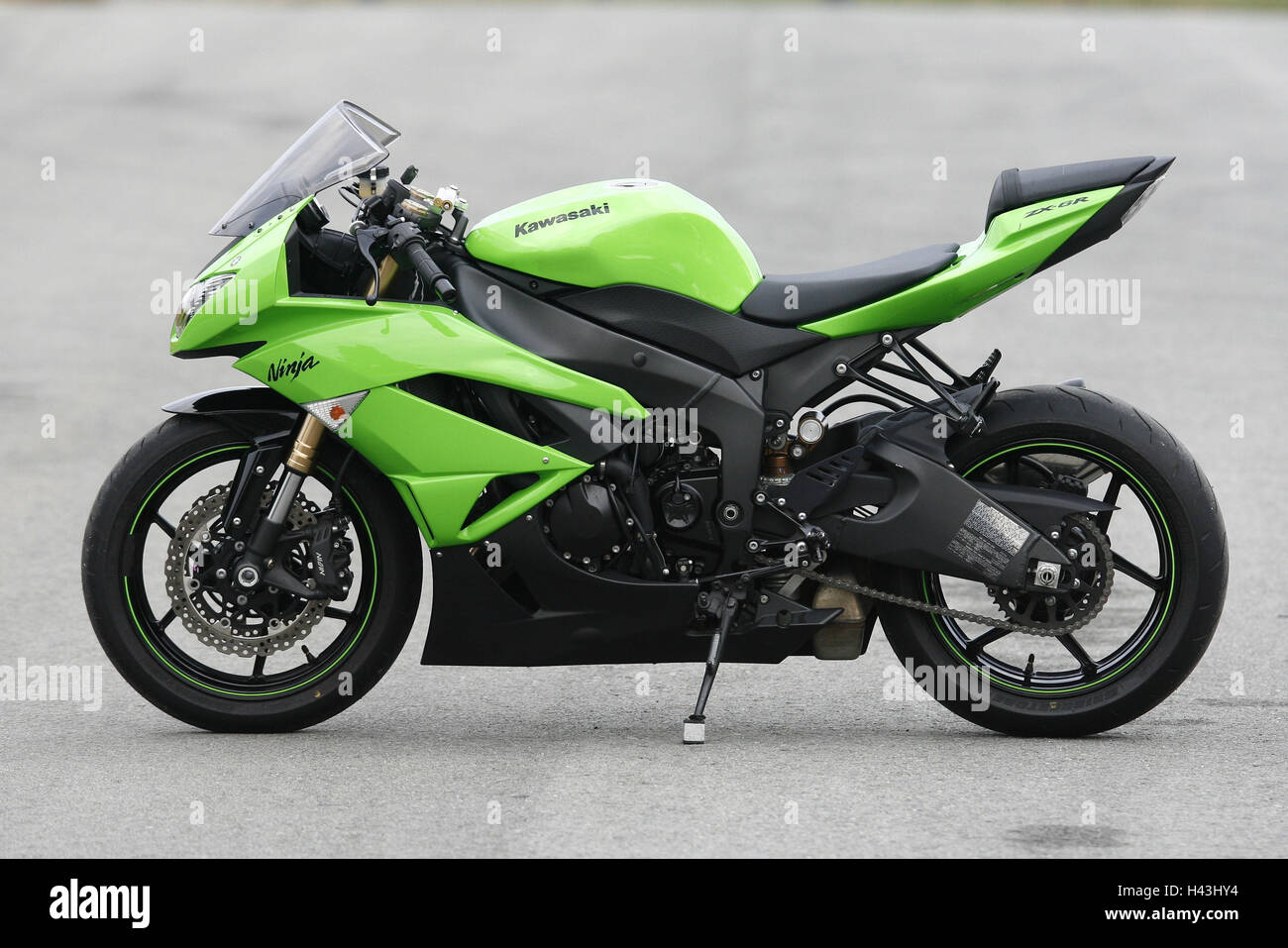 Kawasaki ninja hi-res stock photography and images - Alamy