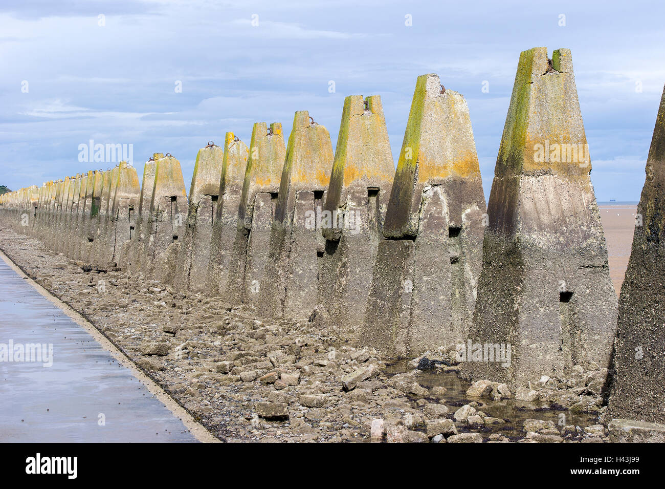 Causeway and anti-submarine pylons, Crammond Island, Firth of Forth, Edinburgh, Scotland, United Kingdom Stock Photo