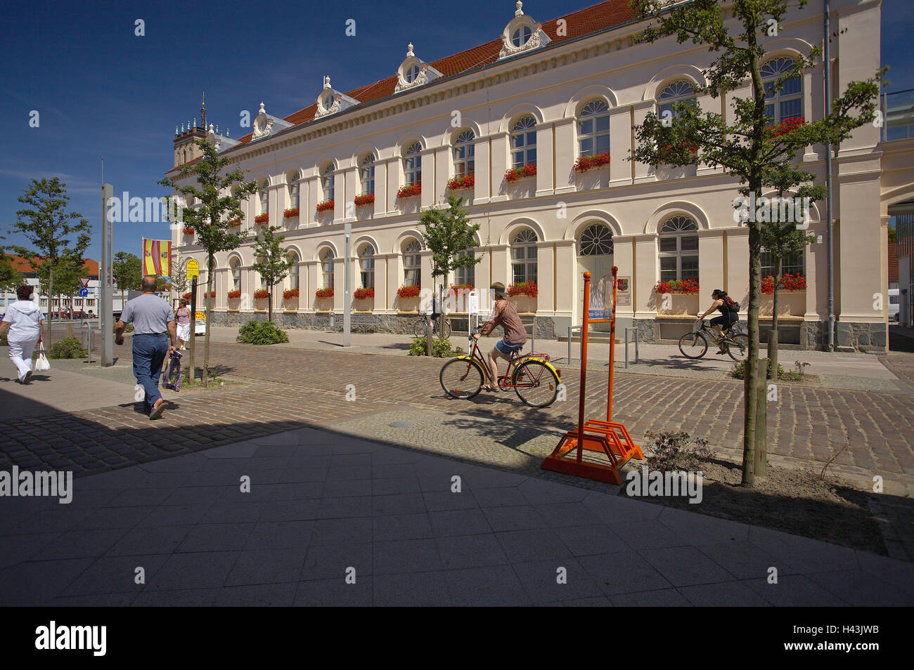 Germany, Mecklenburg, Neustrelitz, Old Town, pedestrian area, city hall