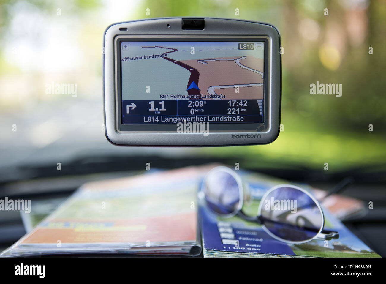 Car navigation in dash hi-res stock photography and images - Alamy