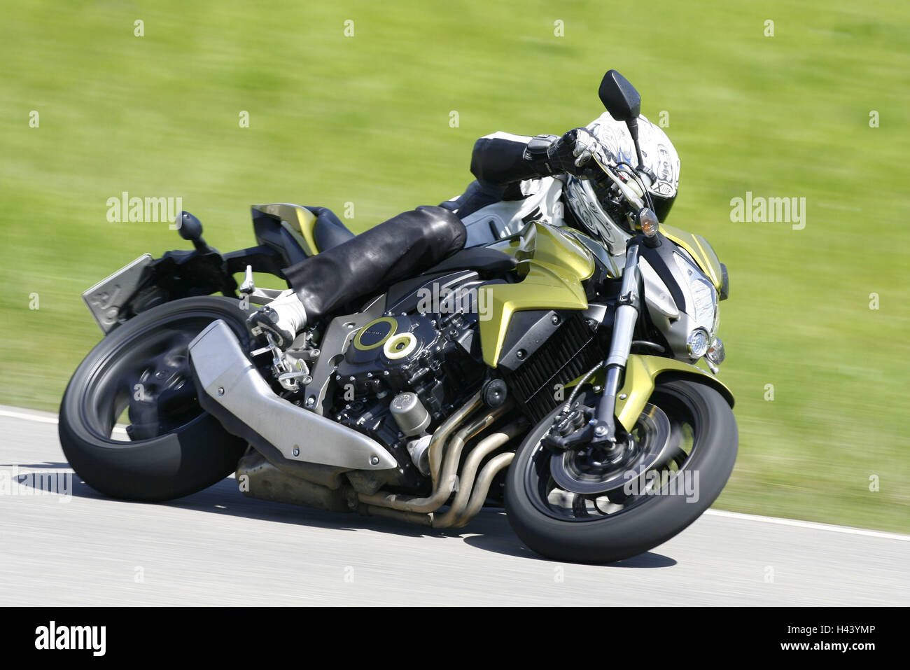 Honda CB 1000 R, journey, bend, helped to pull, preview, Stock Photo