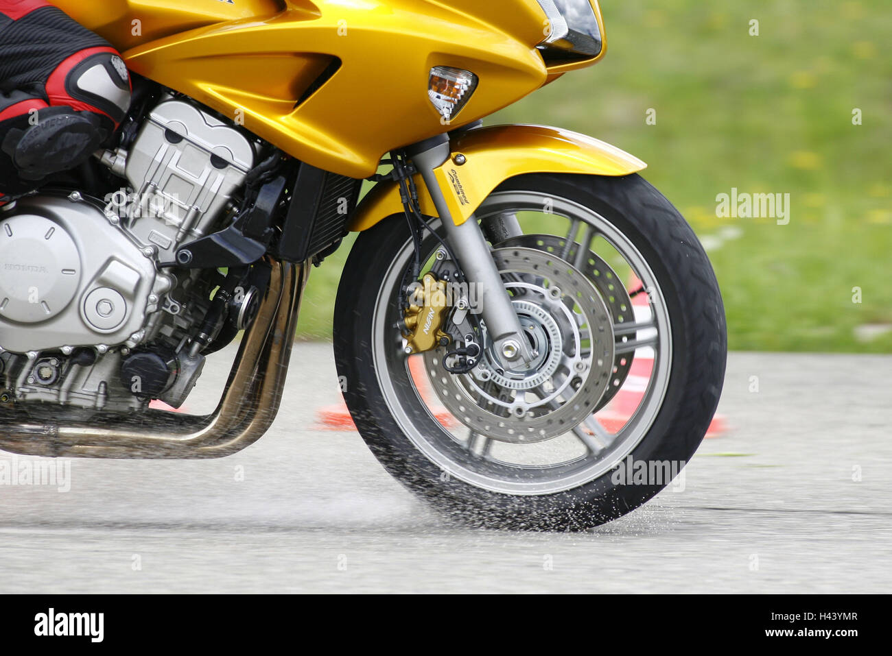 Motorcycle, journey, street, brake, grit, ABS test, detail, front wheel