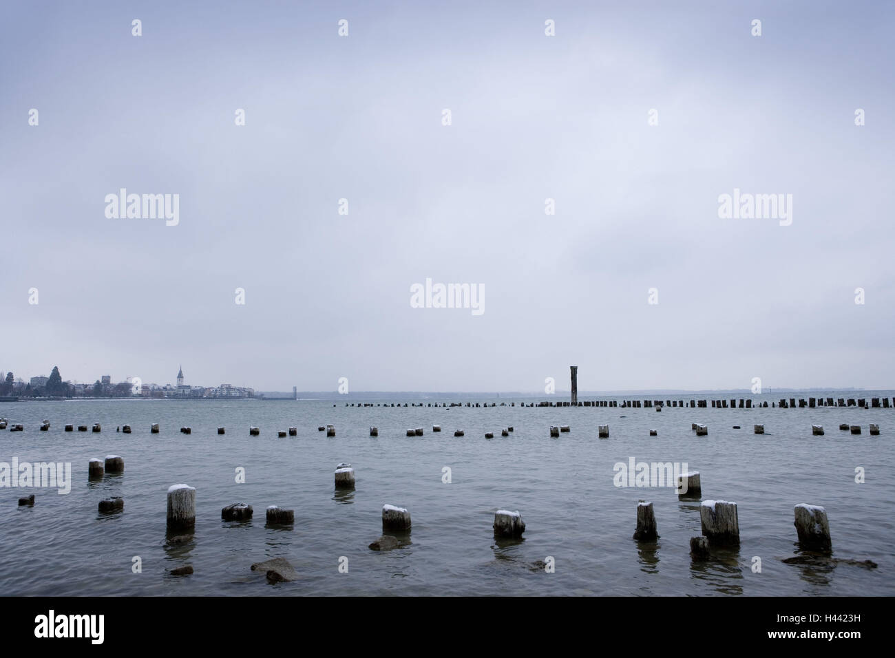 Germany, Baden-Wurttemberg, Lake Constance circle, Lake Constance, Friedrichshafen, lakeside, winter, Stock Photo