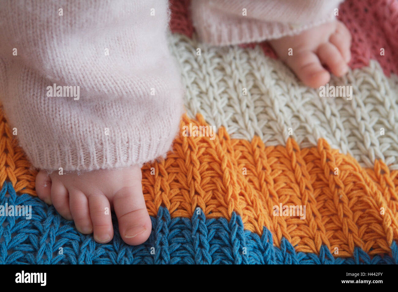 Baby, ceiling, stand, detail, feet, medium closeup, child, development