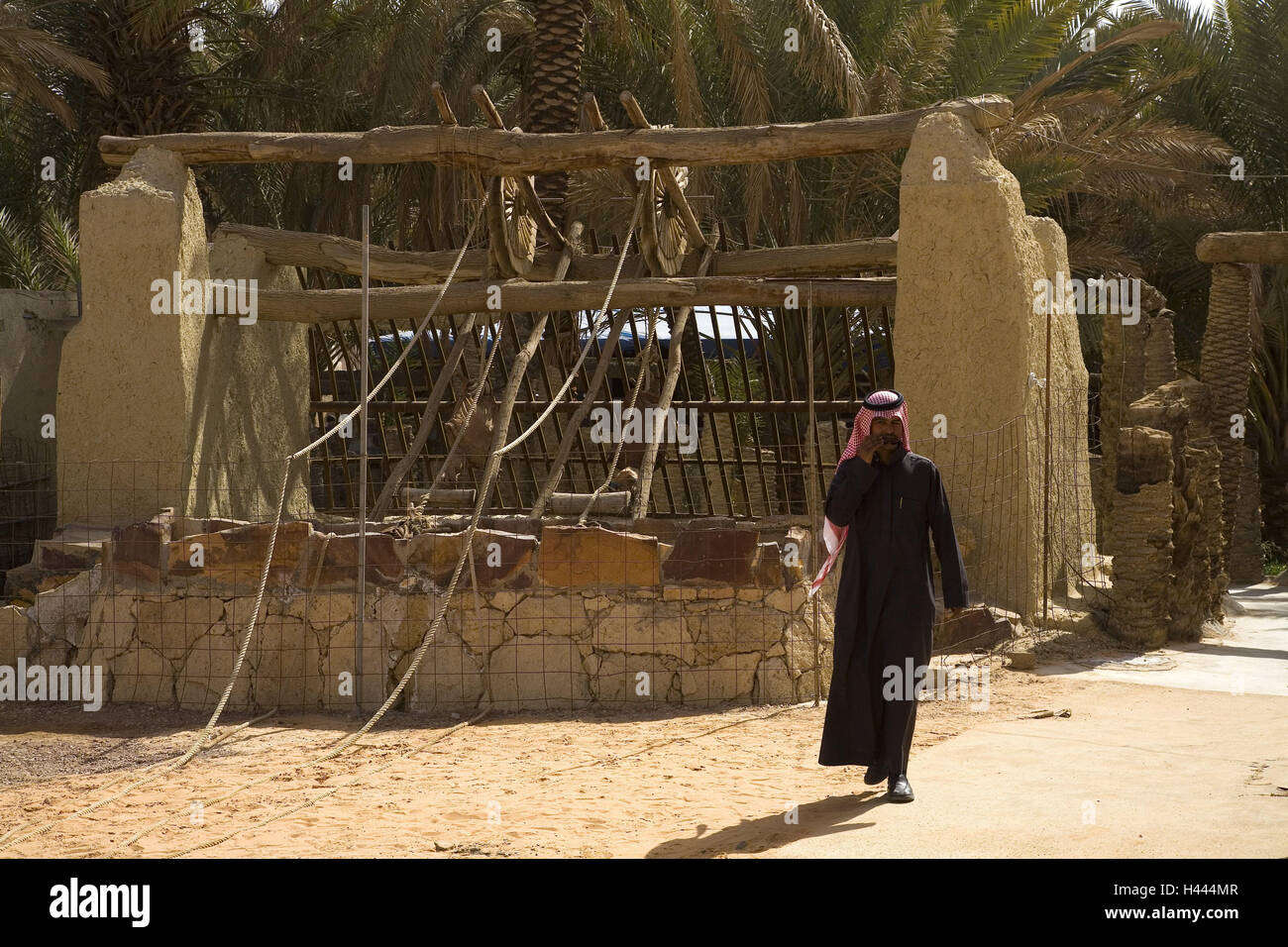Saudi Arabia, tablespoon Naif, museum area, fountain, man, museum, uncovered area, outside area, well, well, person, Arab, passer-by, headgear, place of interest, destination, tourism, Stock Photo