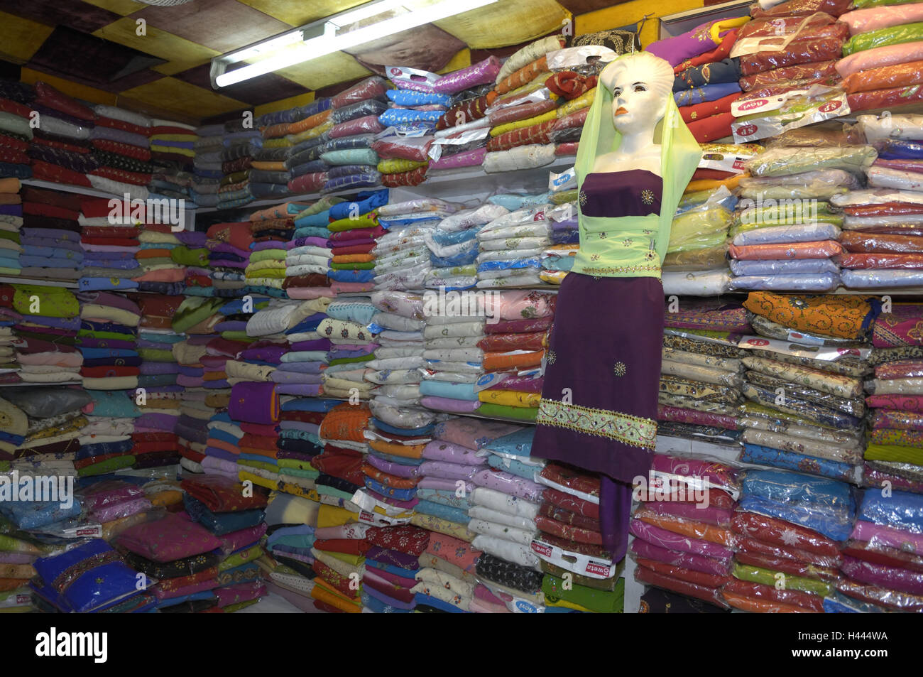 India, clothing business, saris, model type Stock Photo Alamy