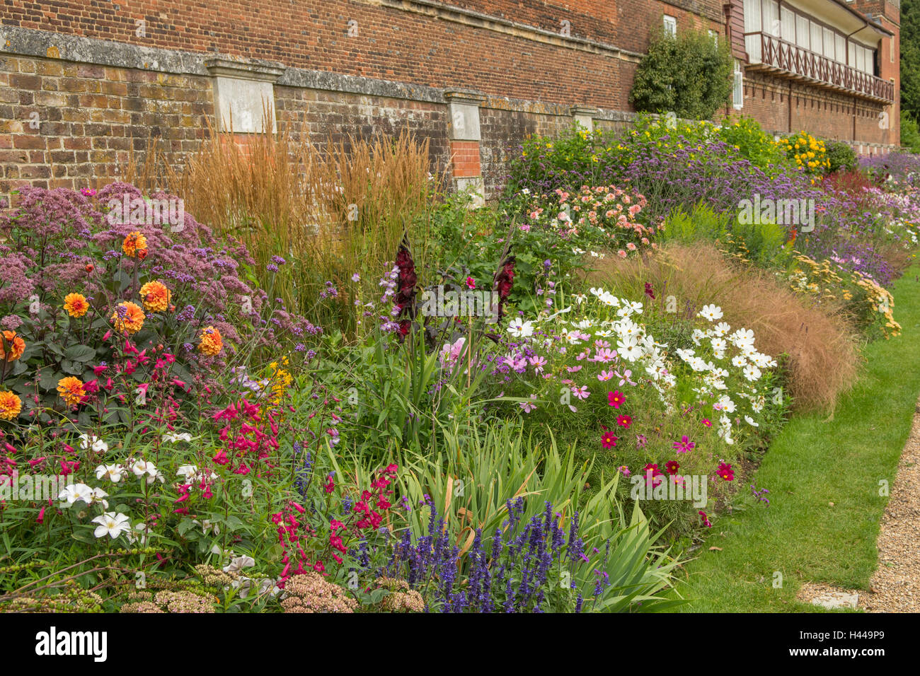 Herbaceous Garden, Broad Walk, Hampton Court Palace, Richmond, London, England Stock Photo