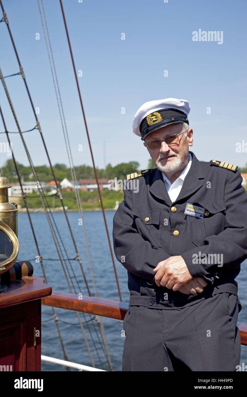 Ship captain uniform hi-res stock photography and images - Alamy