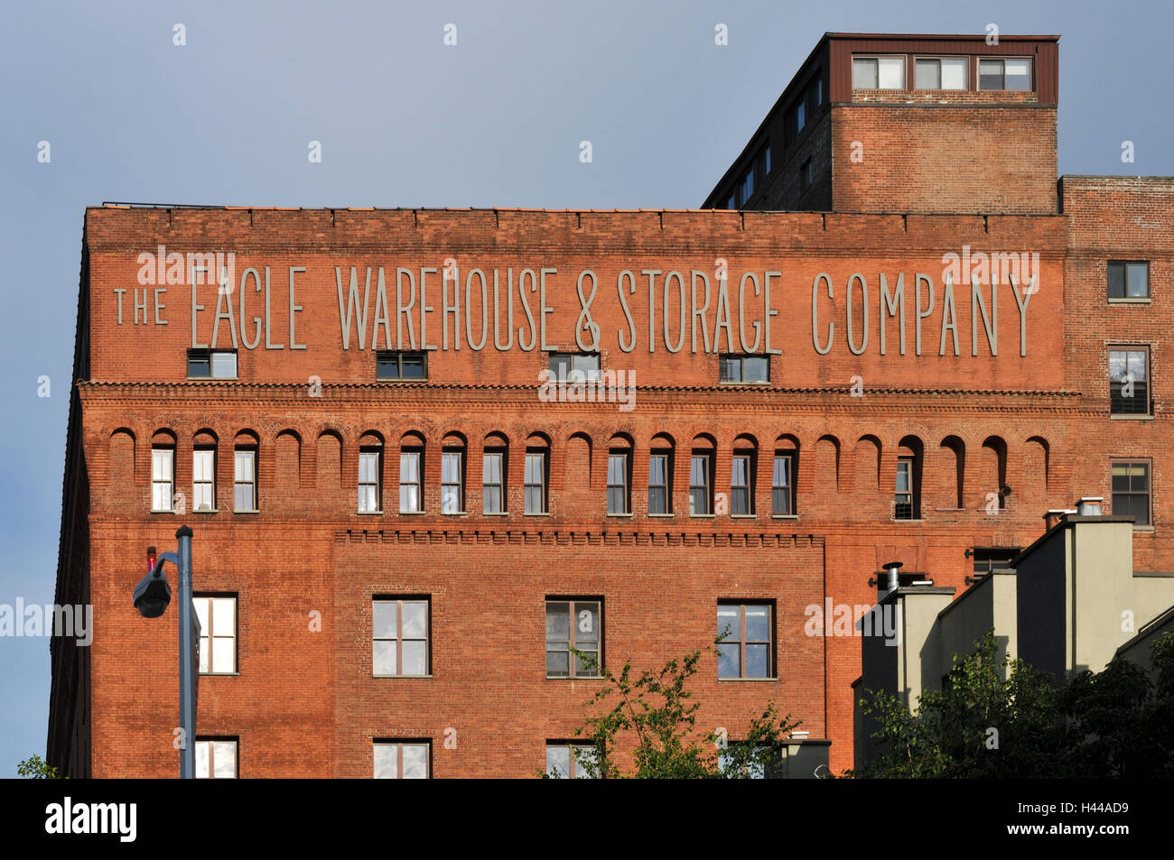 View of Industrial warehouse brooklyn hi-res stock photography and images - Alamy