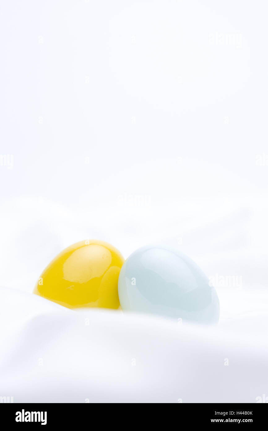 Two blue eggs hi-res stock photography and images - Alamy