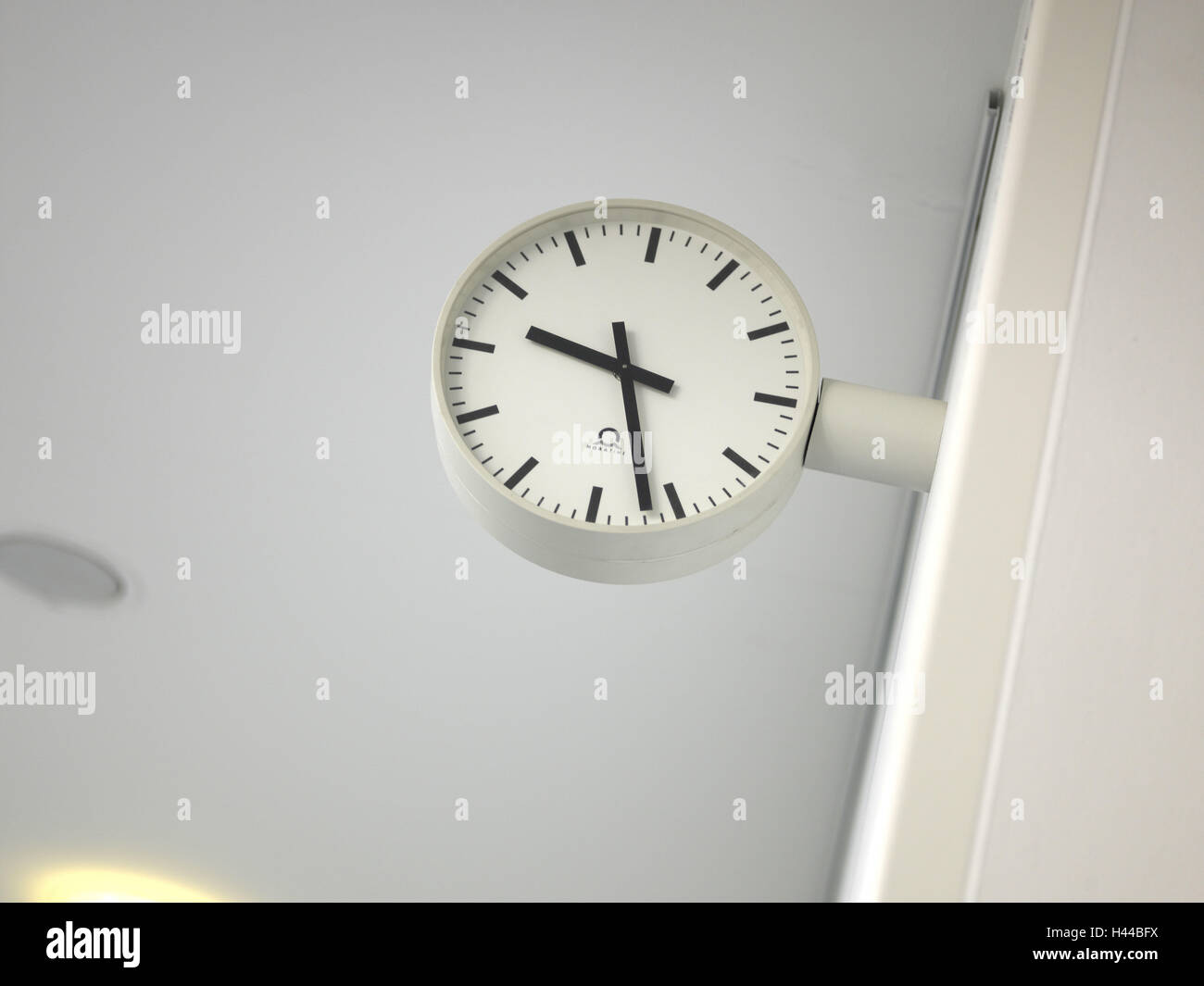 Hospital clock, clinic clock, clinic Stock Photo Alamy