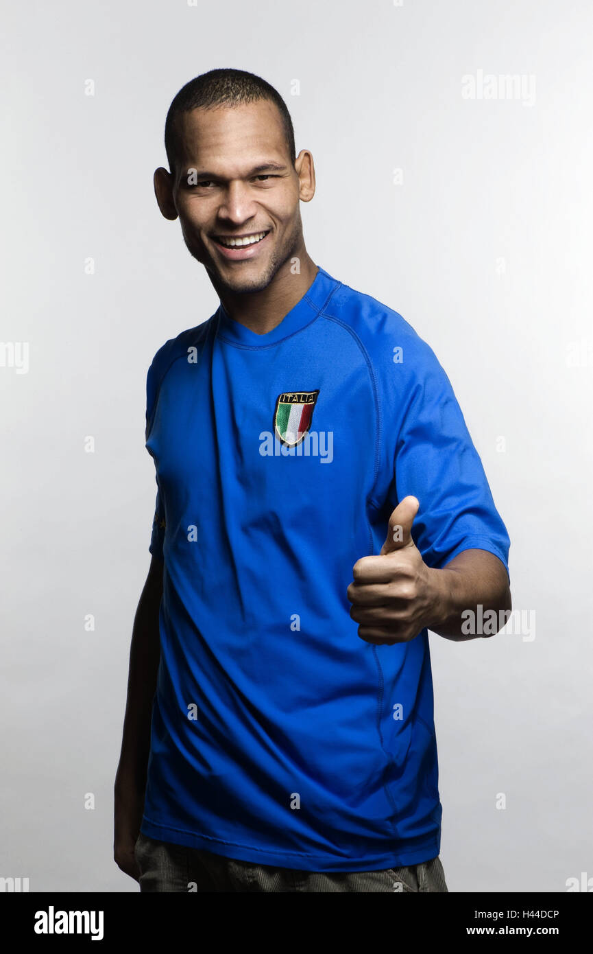 Football fan, manly, joy, gesture, pollex high, fan shirt, Italia, half portrait, good-looking, studio, football, world championship, world championship, nationality, man, Italy tolerance, multicultural, calmness, jersey, successfully, joy, elation, natio Stock Photo