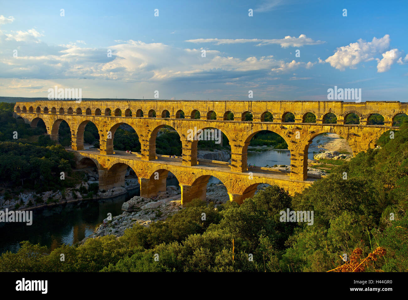 Avignon pont du gard hires stock photography and images Alamy